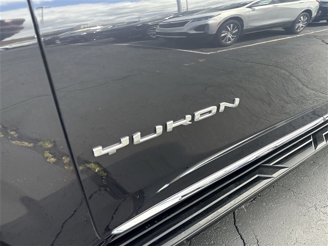2023 GMC Yukon XL SLT