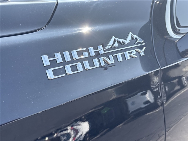 2021 Chevrolet Suburban High Country
