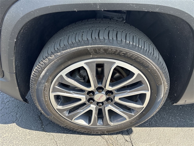 2020 GMC Acadia AT4