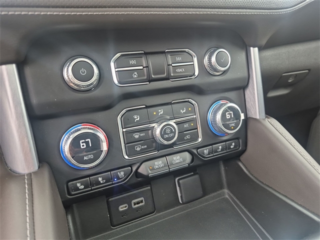 2023 GMC Yukon XL SLT