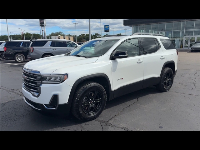 2023 GMC Acadia AT4