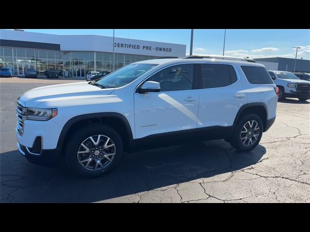 2023 GMC Acadia SLT