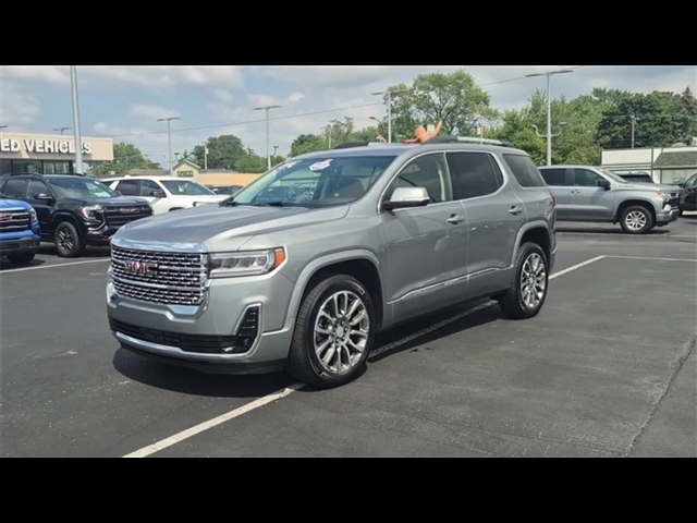 2023 GMC Acadia Denali