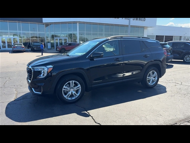 2023 GMC Terrain SLE