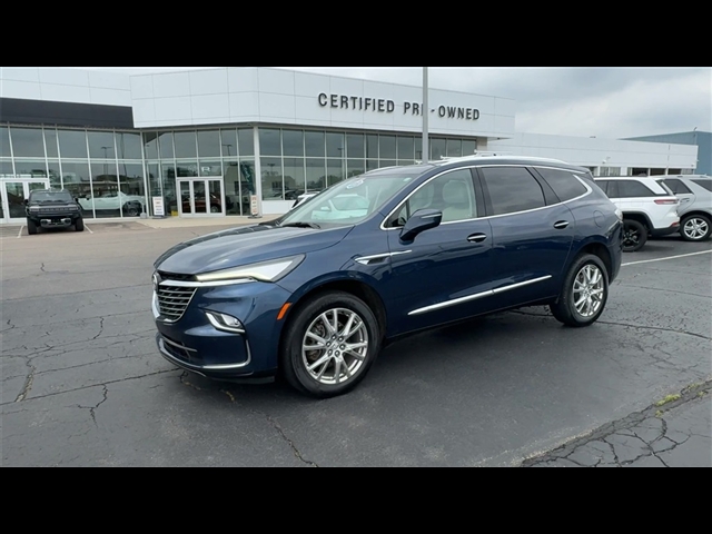 2023 Buick Enclave Essence