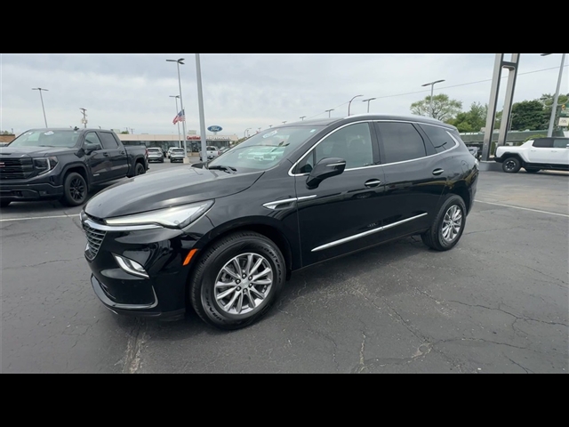 2022 Buick Enclave Essence