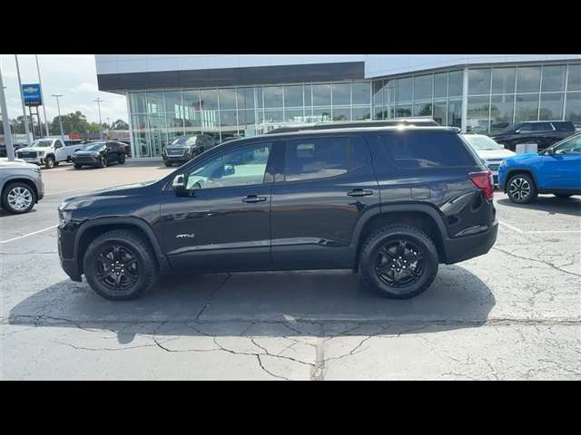 2023 GMC Acadia AT4