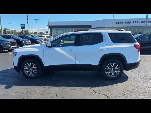 2023 GMC Acadia SLT