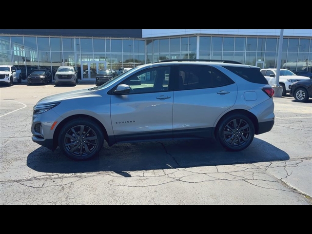 View vehicle photo 5