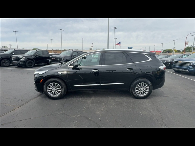 2022 Buick Enclave Essence