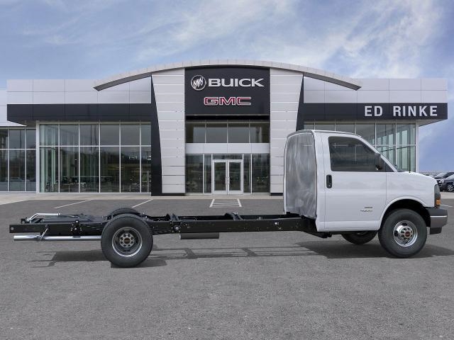 2025 GMC Savana 3500