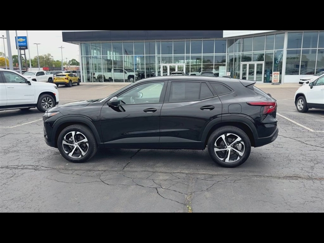 View vehicle photo 5