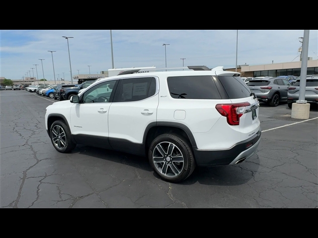 2022 GMC Acadia SLT