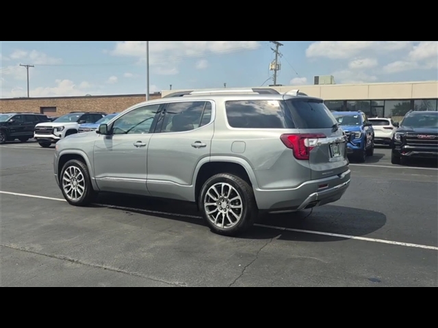 2023 GMC Acadia Denali