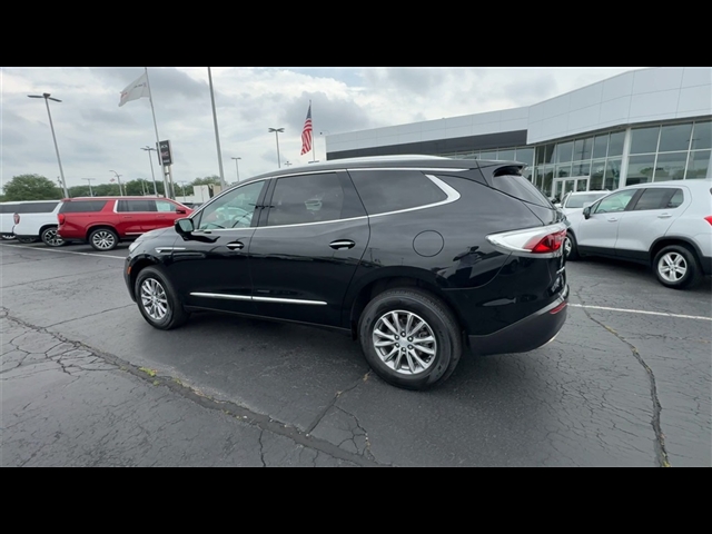 2022 Buick Enclave Essence