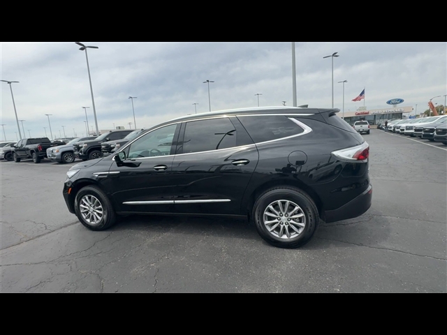 2022 Buick Enclave Essence