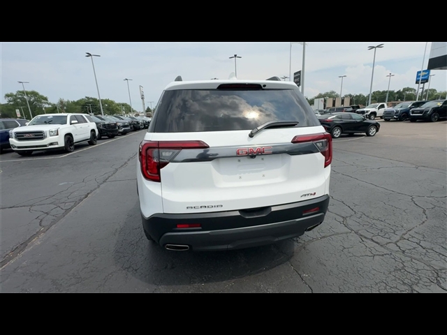 2023 GMC Acadia AT4