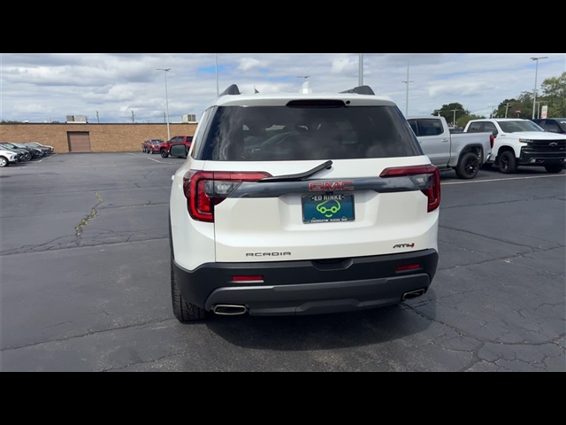 2023 GMC Acadia AT4