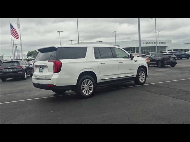 2023 GMC Yukon XL SLT