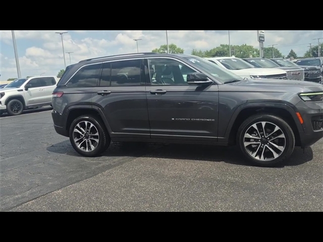 2022 Jeep Grand Cherokee Overland