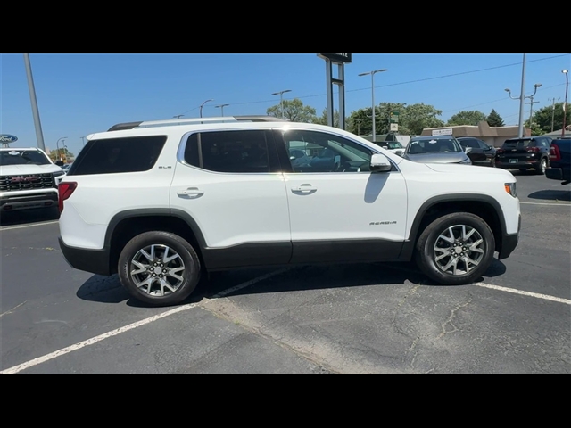 2022 GMC Acadia SLE