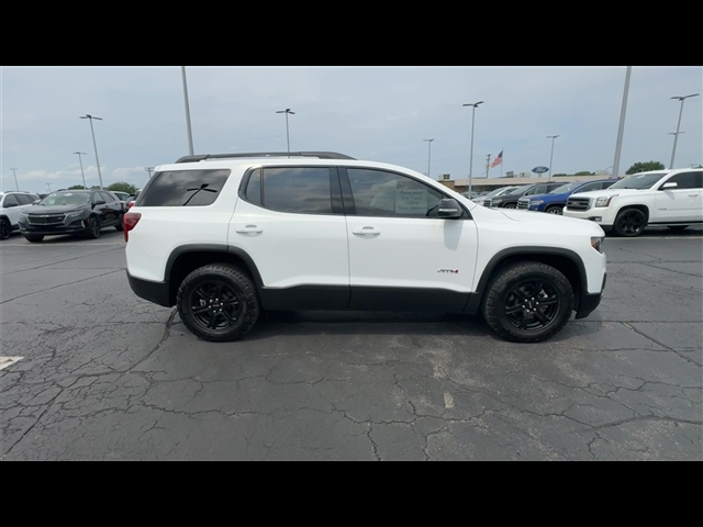 2023 GMC Acadia AT4