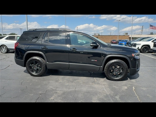 2023 GMC Acadia AT4
