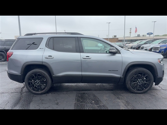 2022 GMC Acadia SLT