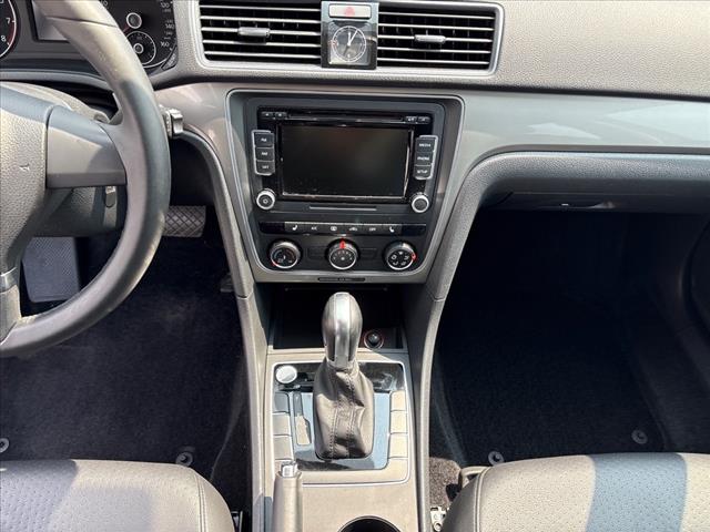 2015 Volkswagen Passat 1.8T SE