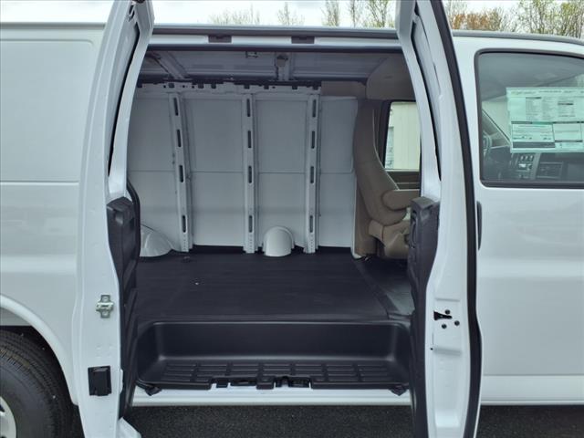 2025 Chevrolet Express Work Van Cargo