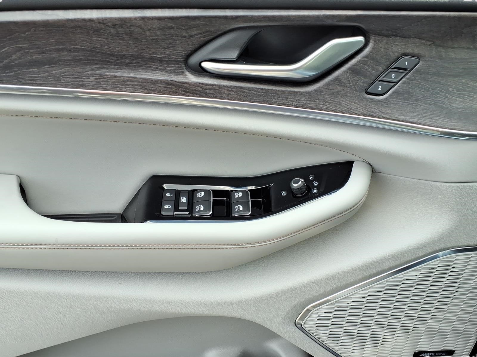 JeepGrand Cherokee10