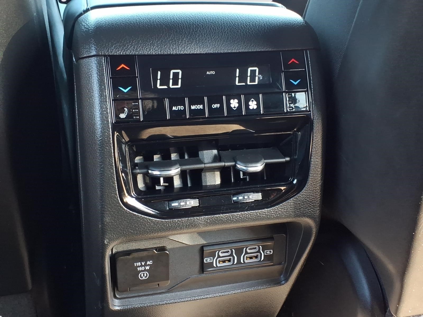 JeepGrand Cherokee10