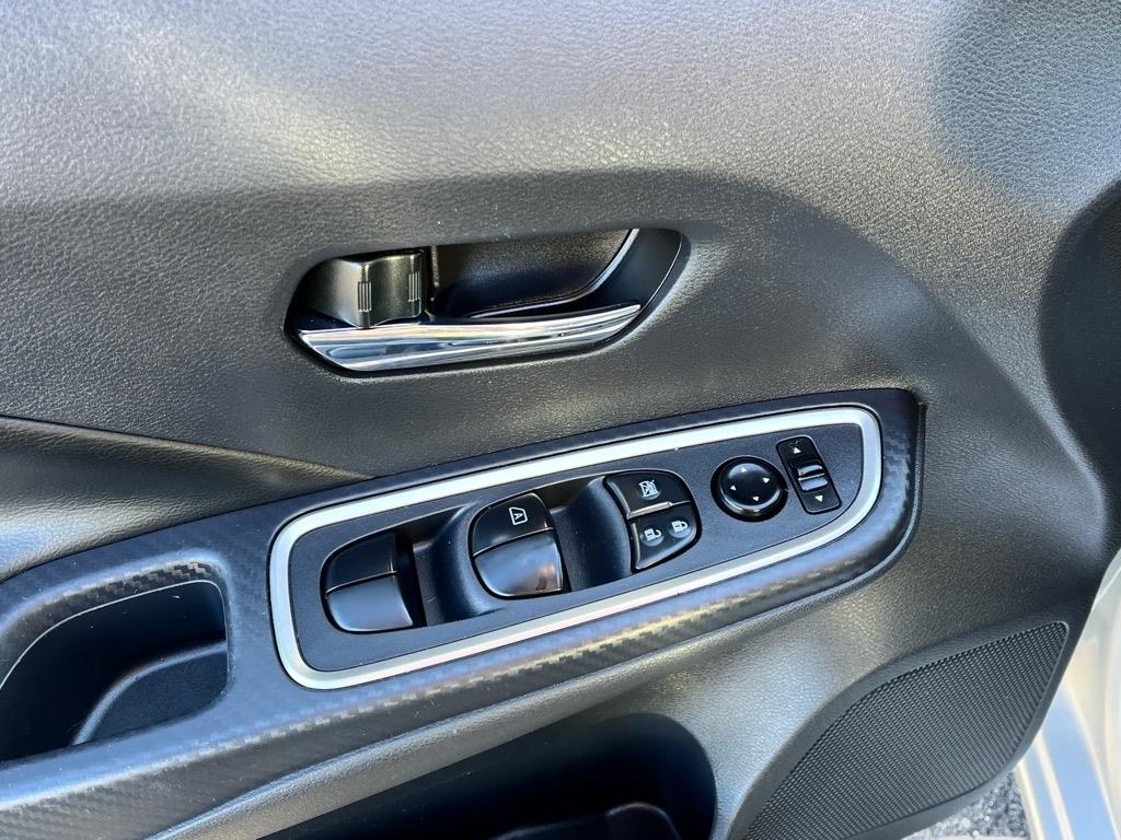NissanVersa10