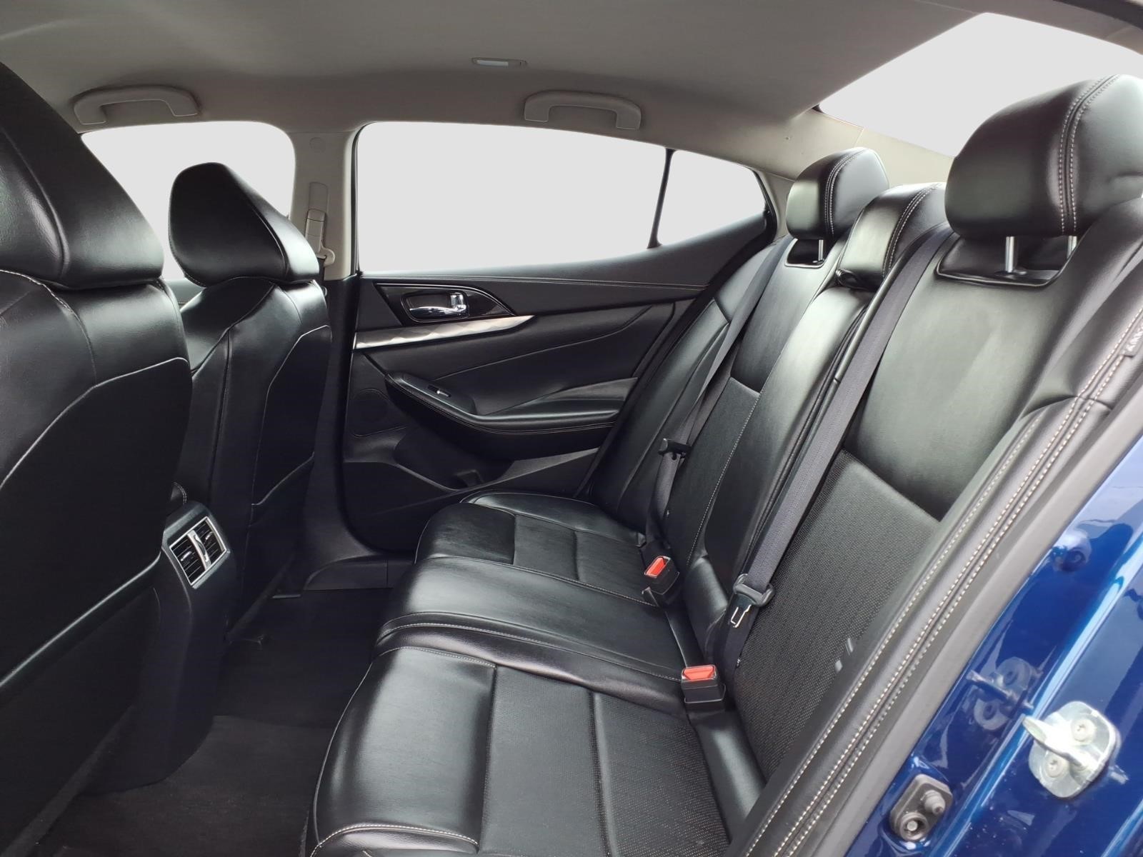 NissanMaxima11