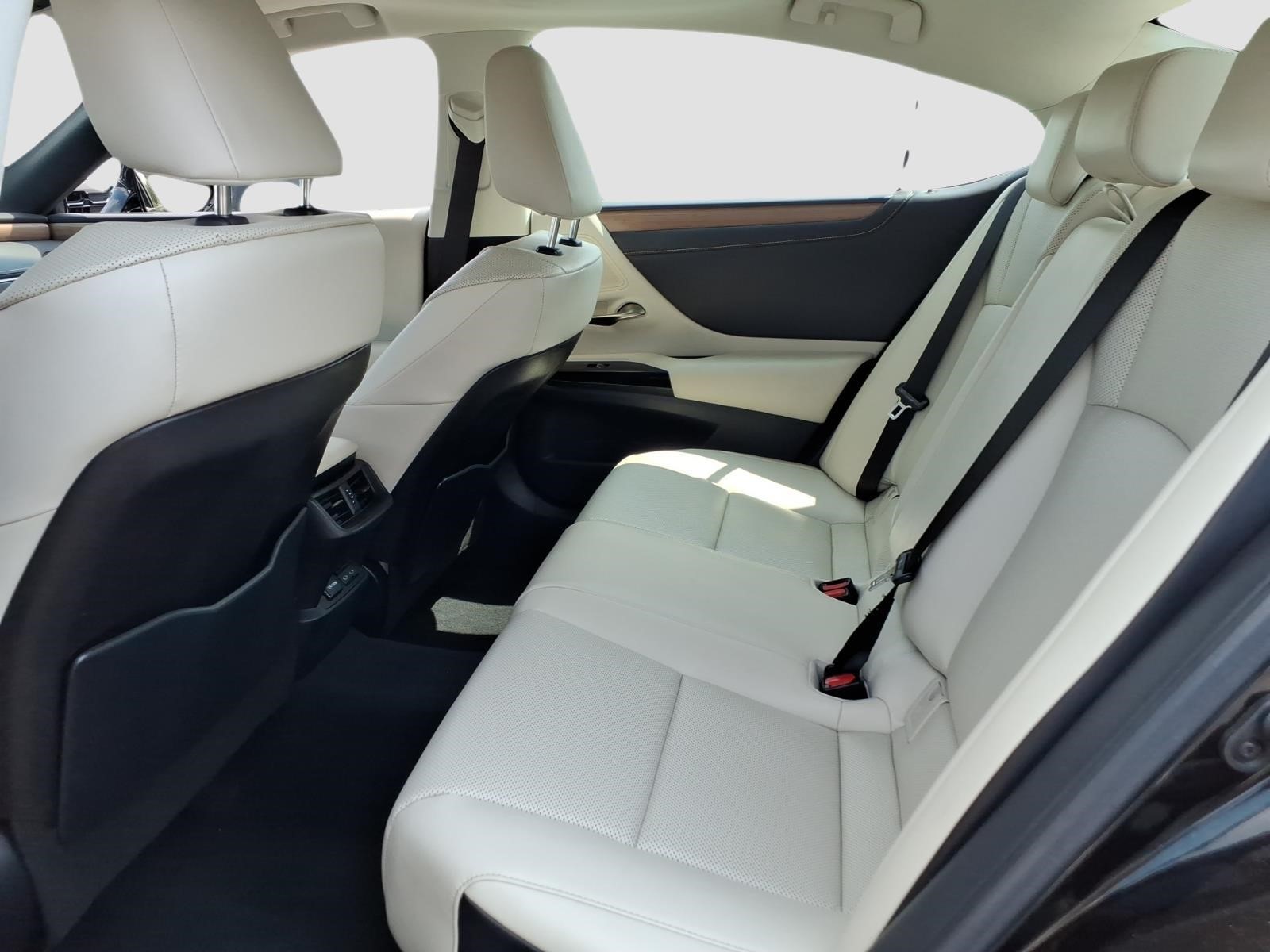 LexusES 35011