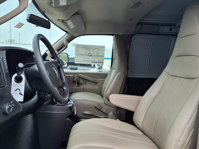 2025 Chevrolet Express Work Van Cargo