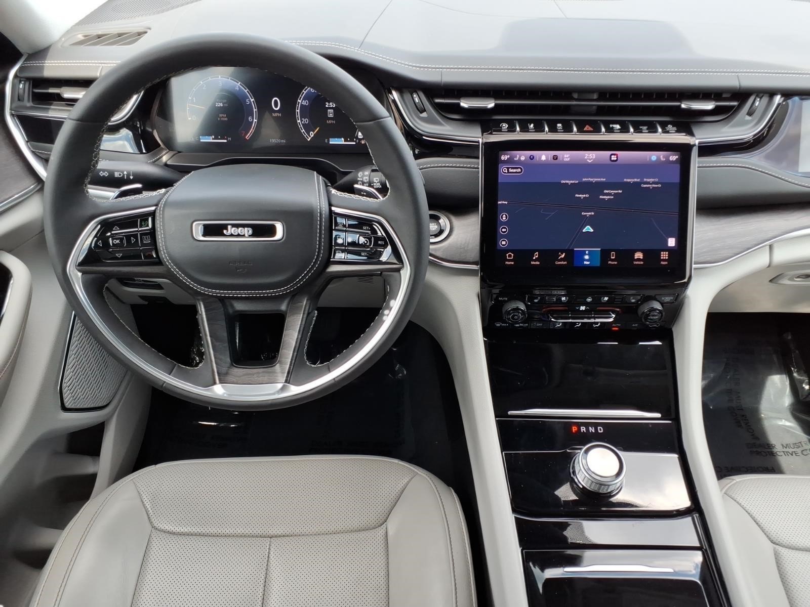 JeepGrand Cherokee12
