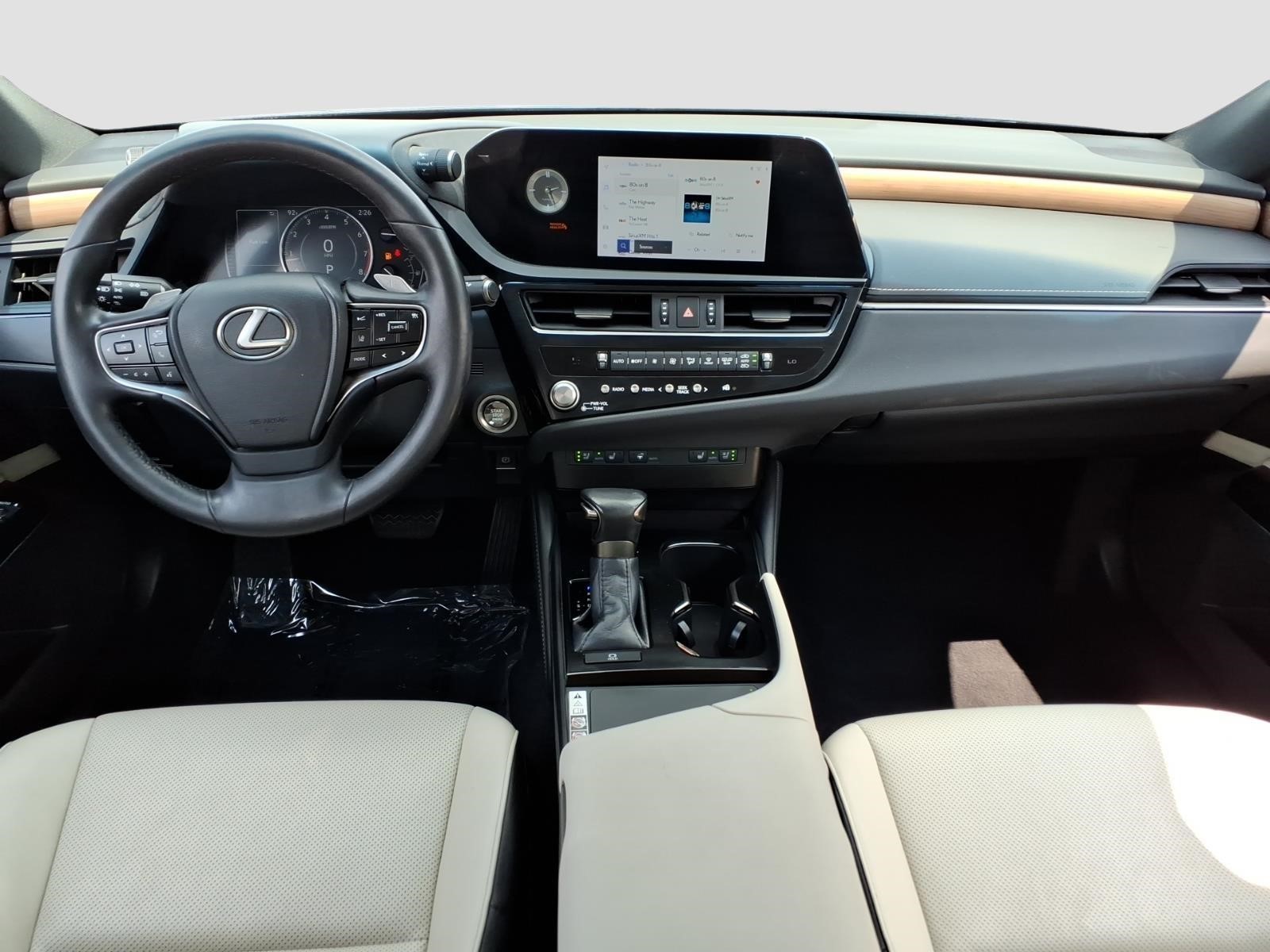 LexusES 35015