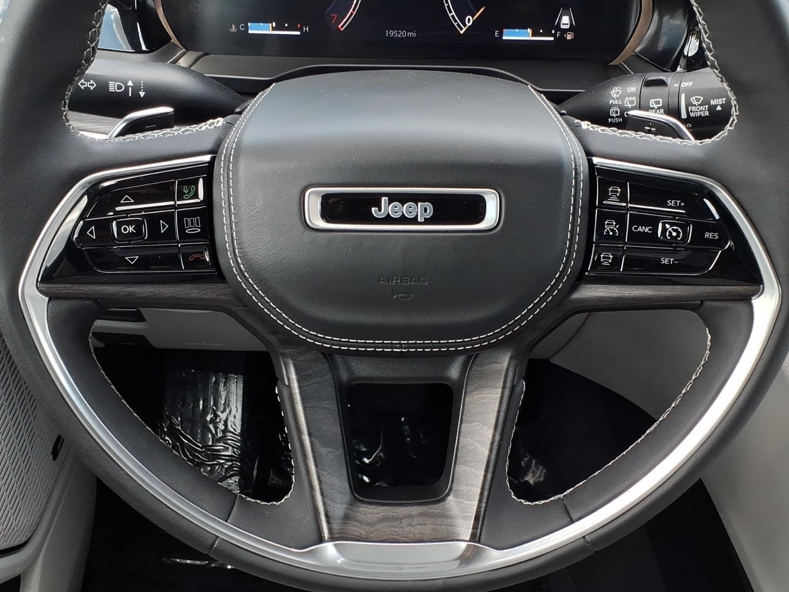 JeepGrand Cherokee16