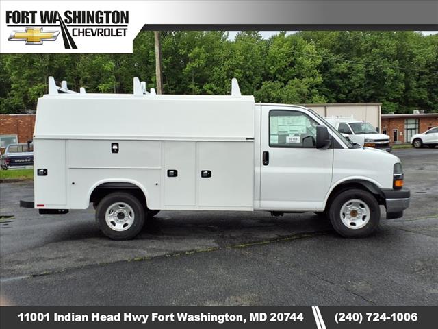 2024 Chevrolet Express Work Van Cutaway