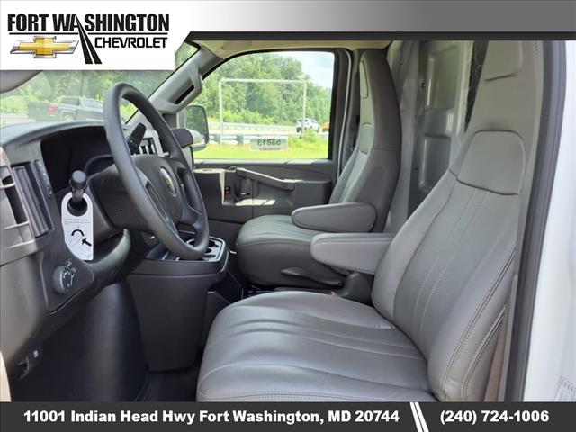 2024 Chevrolet Express Work Van Cutaway