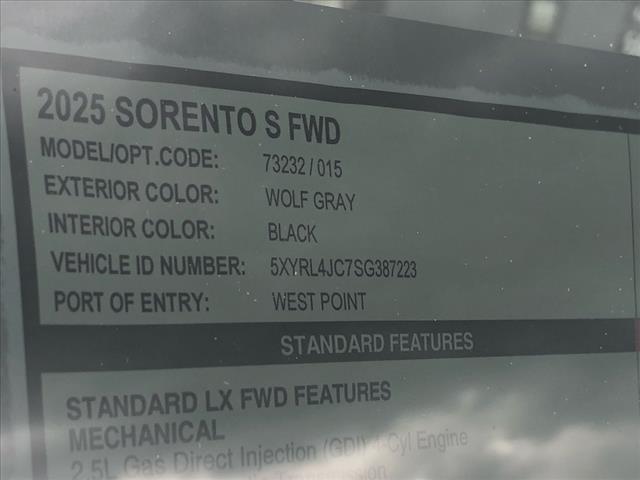 2025 Kia Sorento S