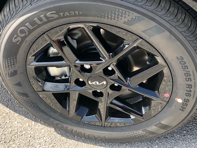 2025 Kia K5 LXS