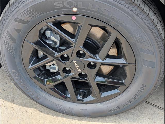 2025 Kia K5 LXS