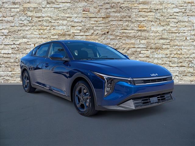 2026 Kia K4 LXS - main photo