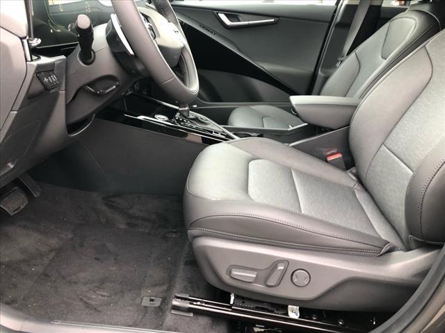 2025 Kia Niro SX