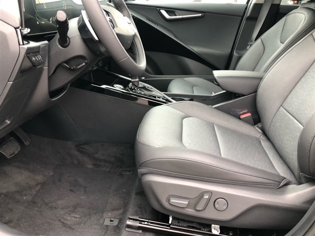 2025 Kia Niro SX