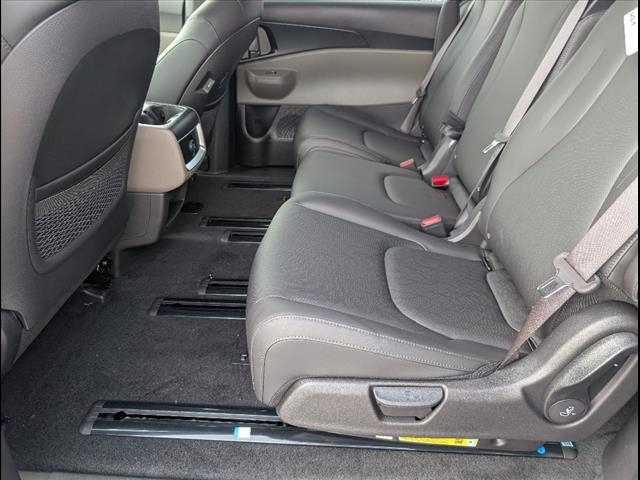 2025 Kia Carnival LXS