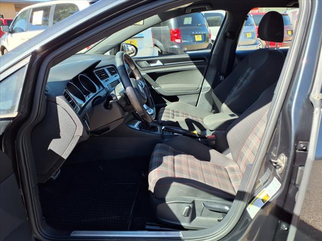 2017 Volkswagen Golf GTI Sport
