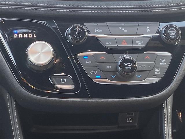 2023 Chrysler Pacifica Plug-In Hybrid Hybrid Limited